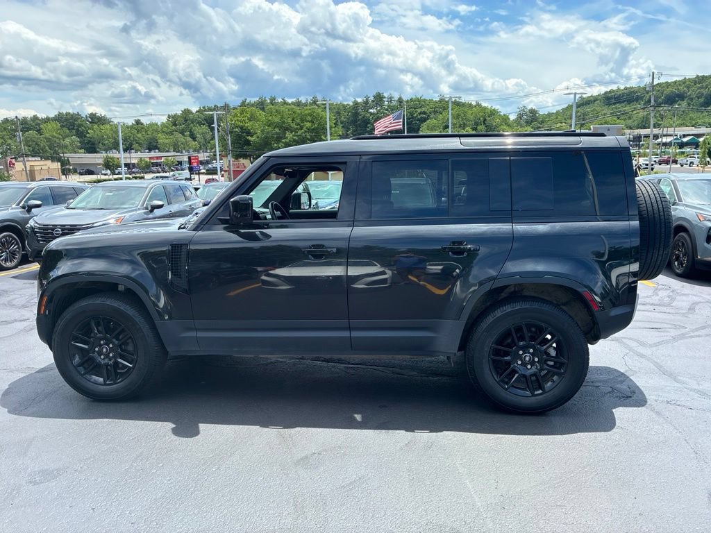 Used 2025 Land Rover Defender 110 S AWD/4WD image 4