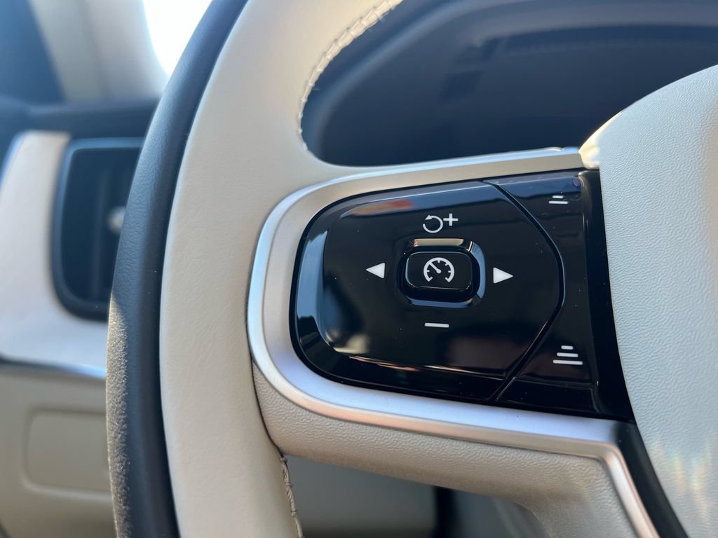 New 2026 Volvo XC60 T8 Ultra w/ Protection Package Premier AWD/4WD image 13