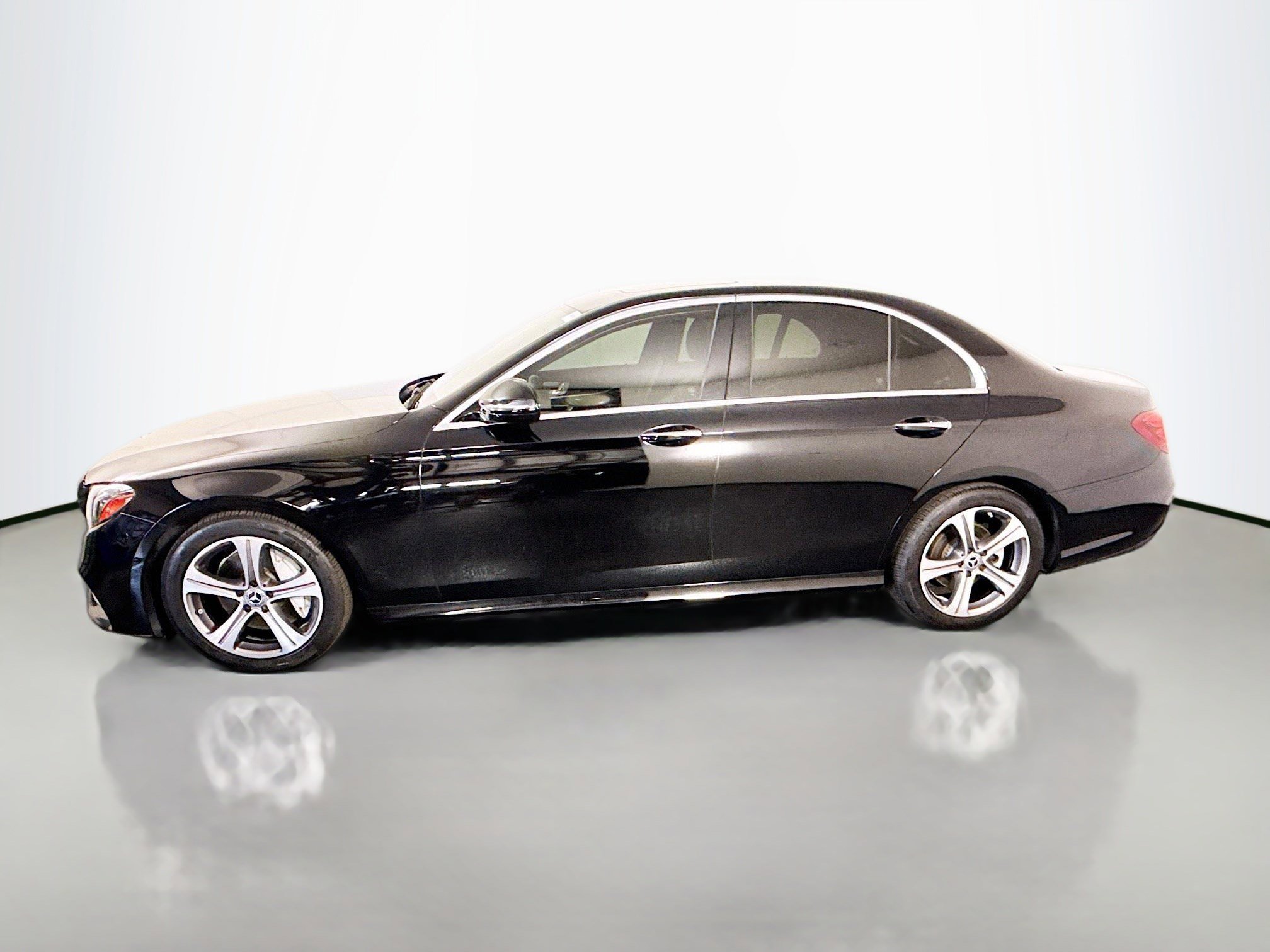 Used 2020 Mercedes-Benz E 350 Sedan w/ Premium Package image 6