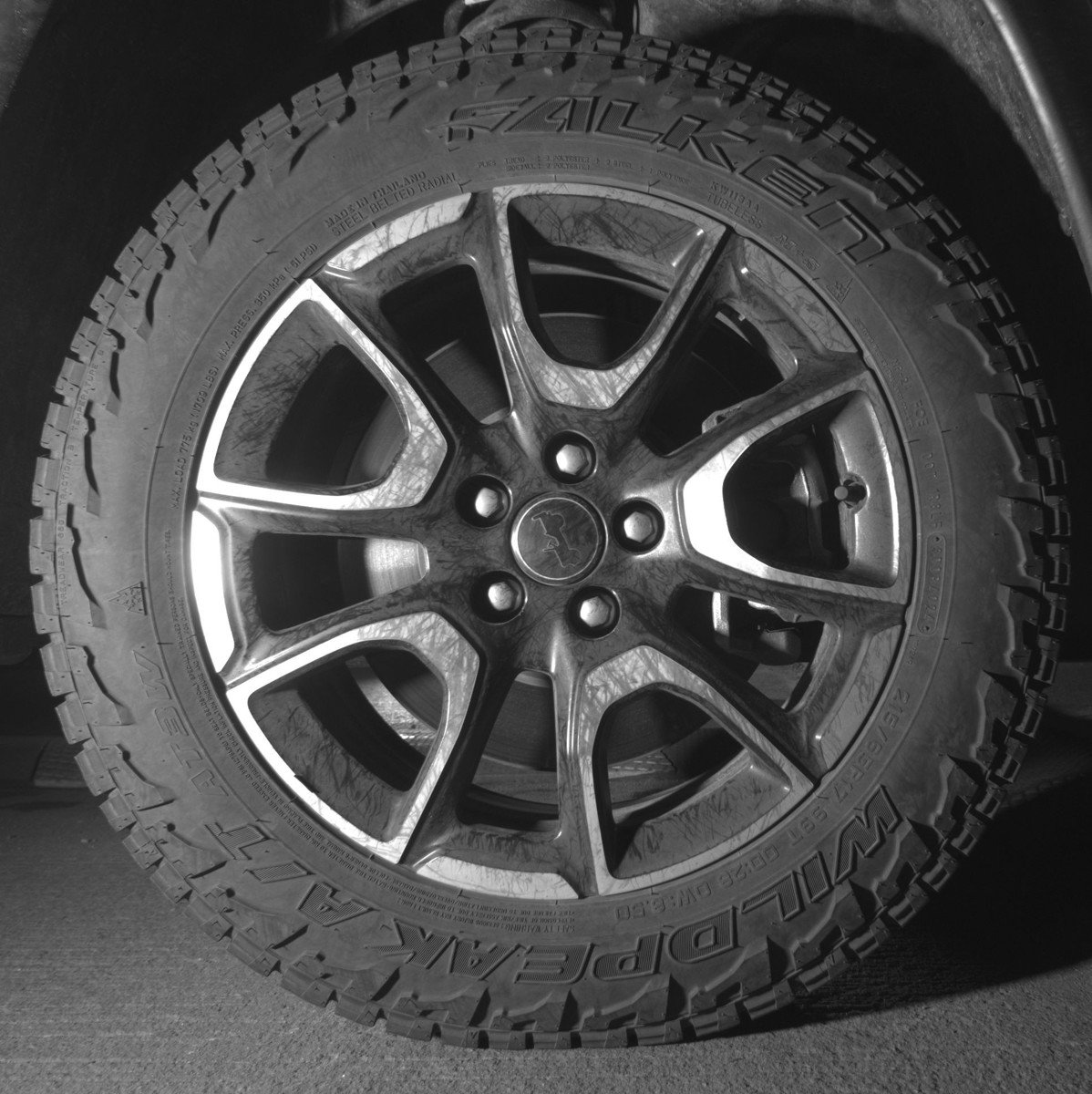 Used 2025 Jeep Compass Trailhawk image 13