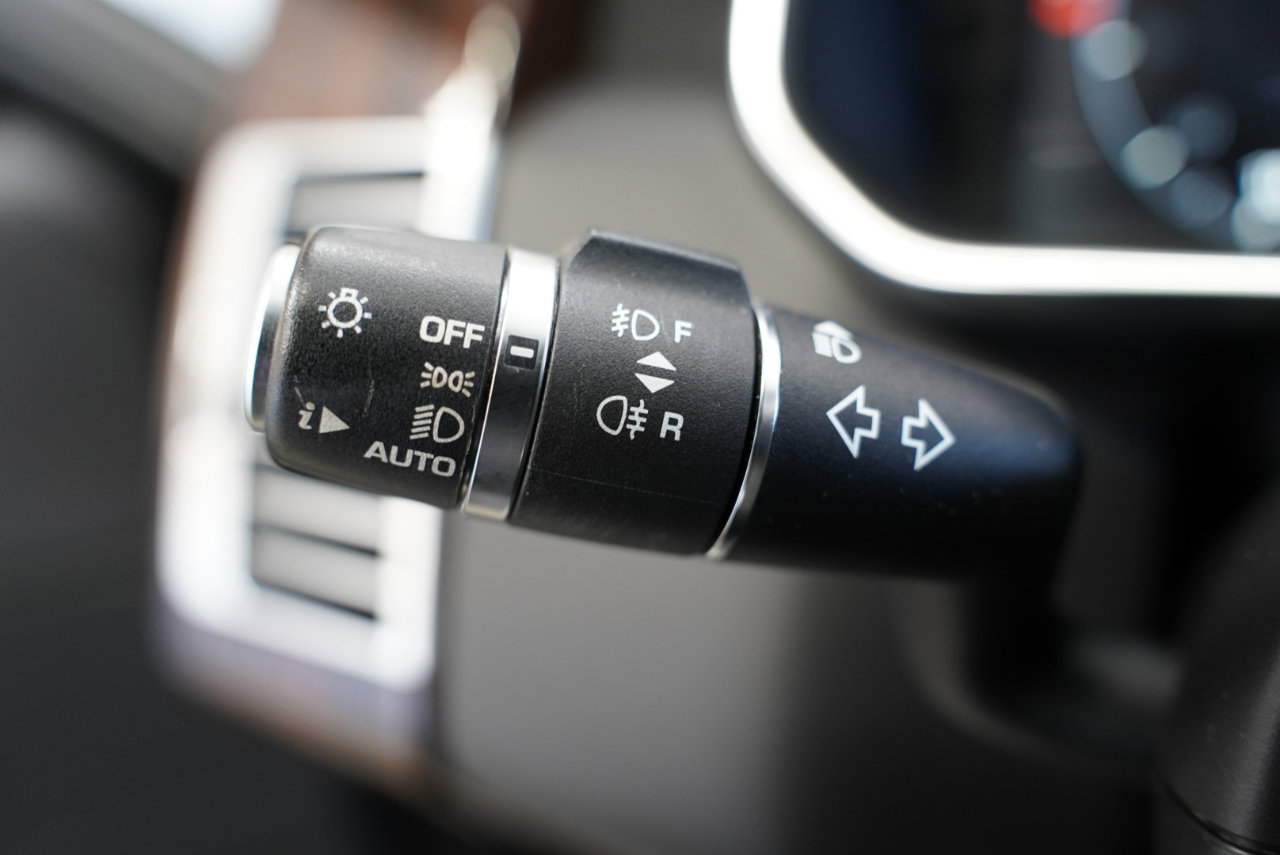 Used 2017 Land Rover Range Rover Long Wheelbase Supercharged image 14