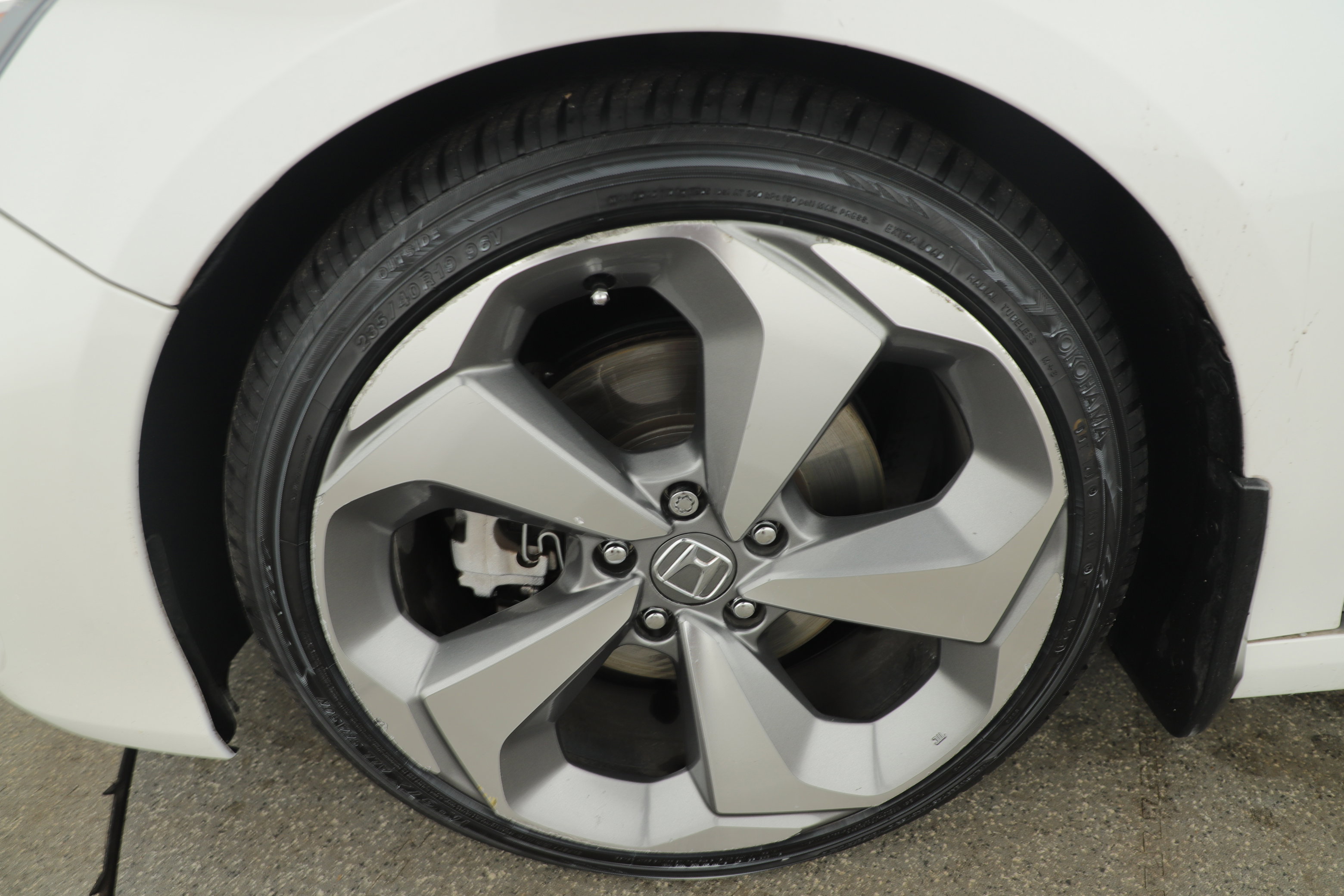 Used 2018 Honda Accord Touring image 7