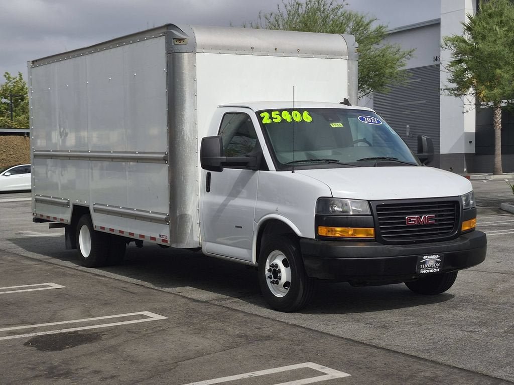 Used 2021 GMC Savana 3500 Extended w/ Power Convenience Package RWD image 4