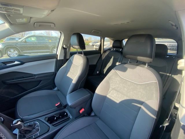 Used 2023 Volkswagen Taos SE image 5