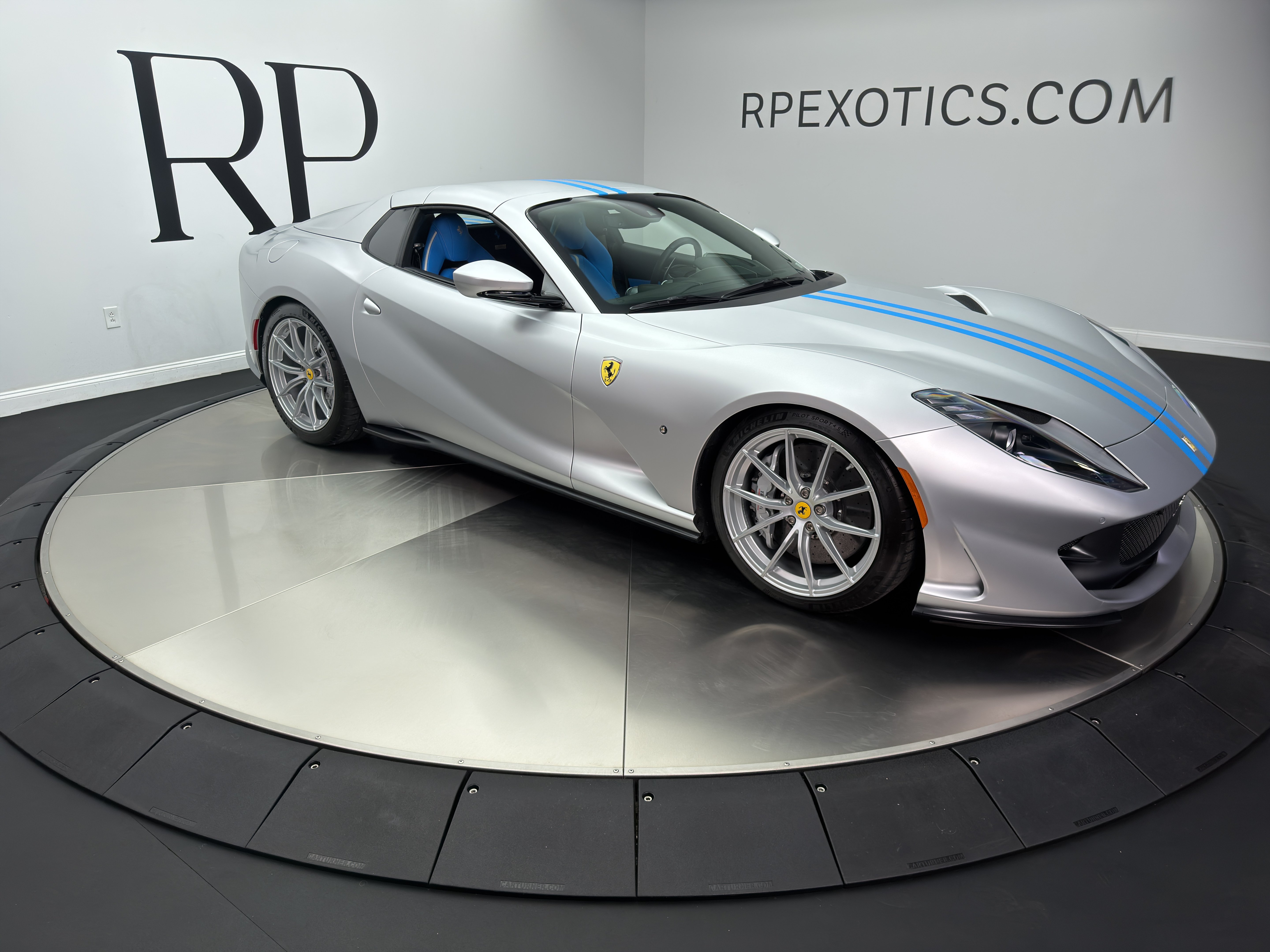 Used 2023 Ferrari 812 GTS RWD image 19