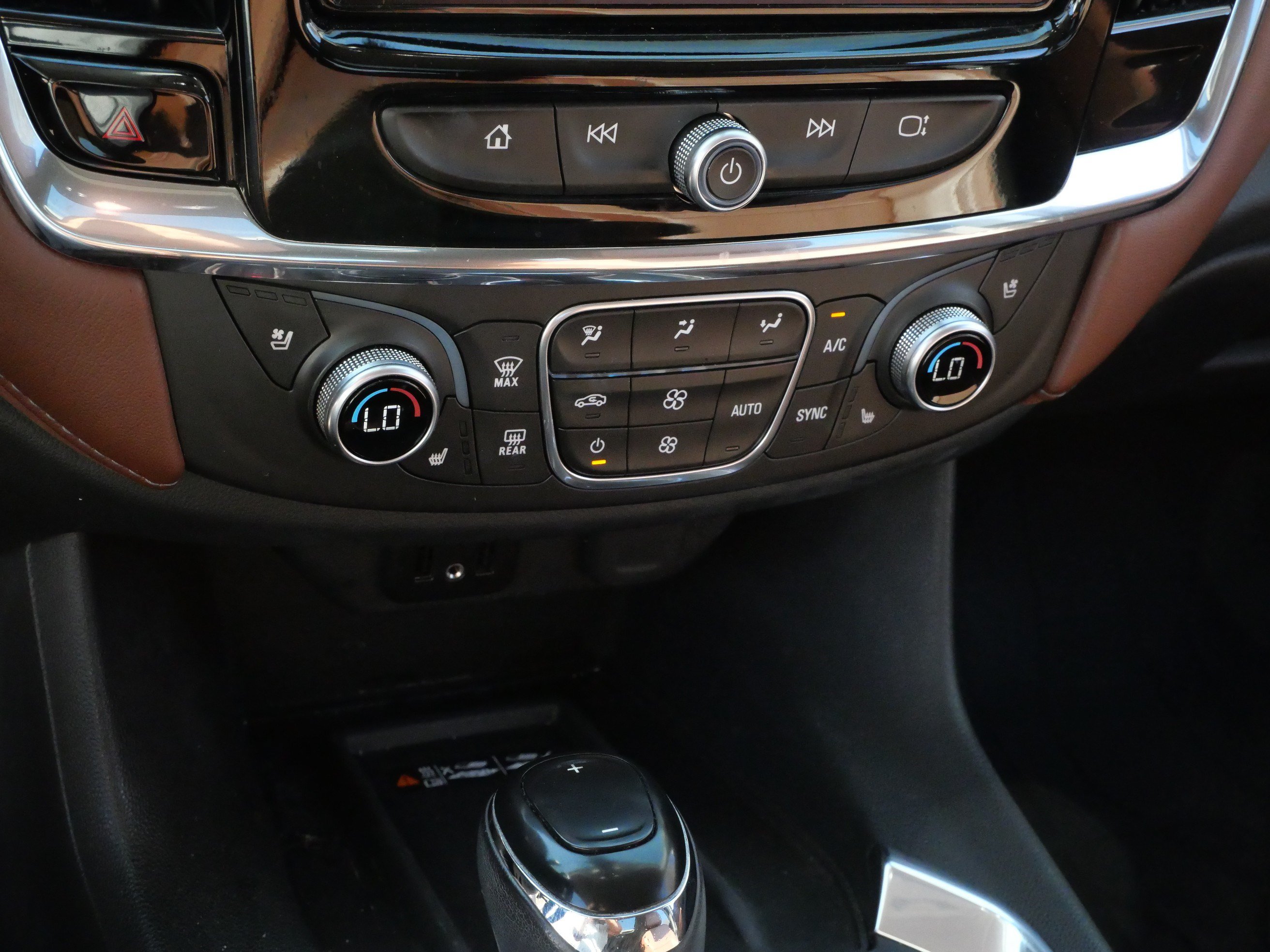 Used 2018 Chevrolet Traverse High Country AWD/4WD image 23