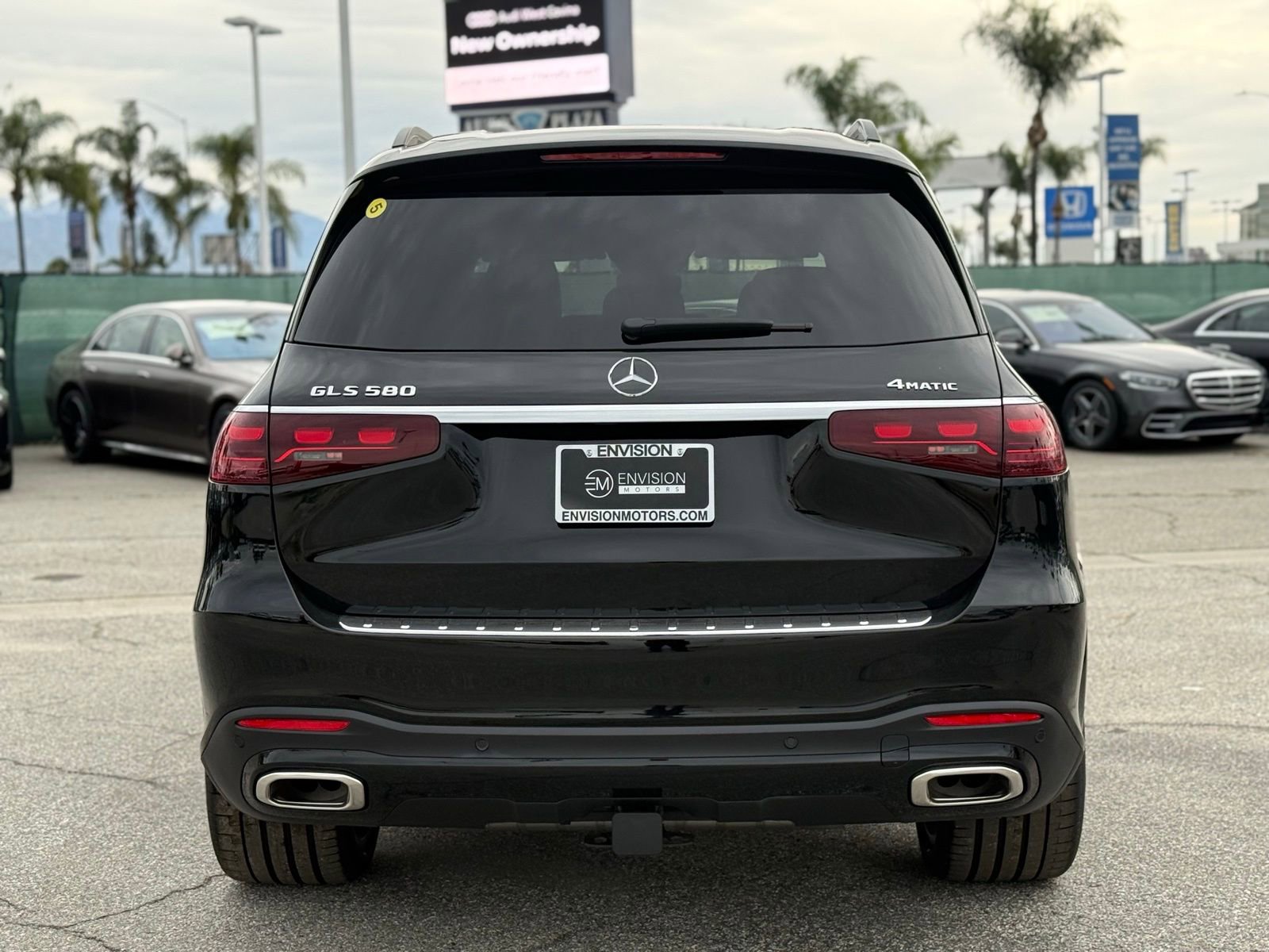 New 2026 Mercedes-Benz GLS 580 4MATIC image 9
