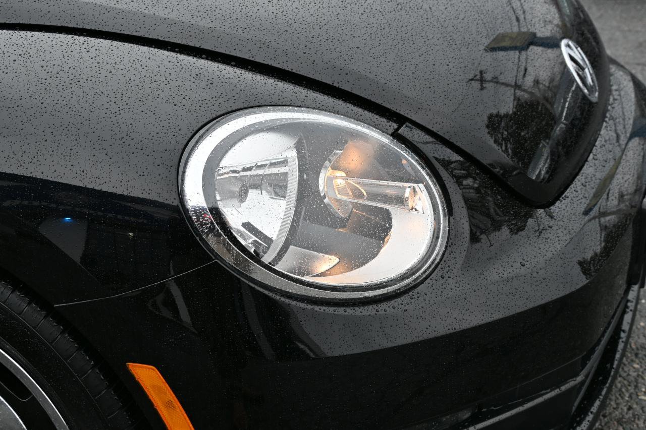 Used 2013 Volkswagen Beetle 2.5 50's Edition FWD image 32
