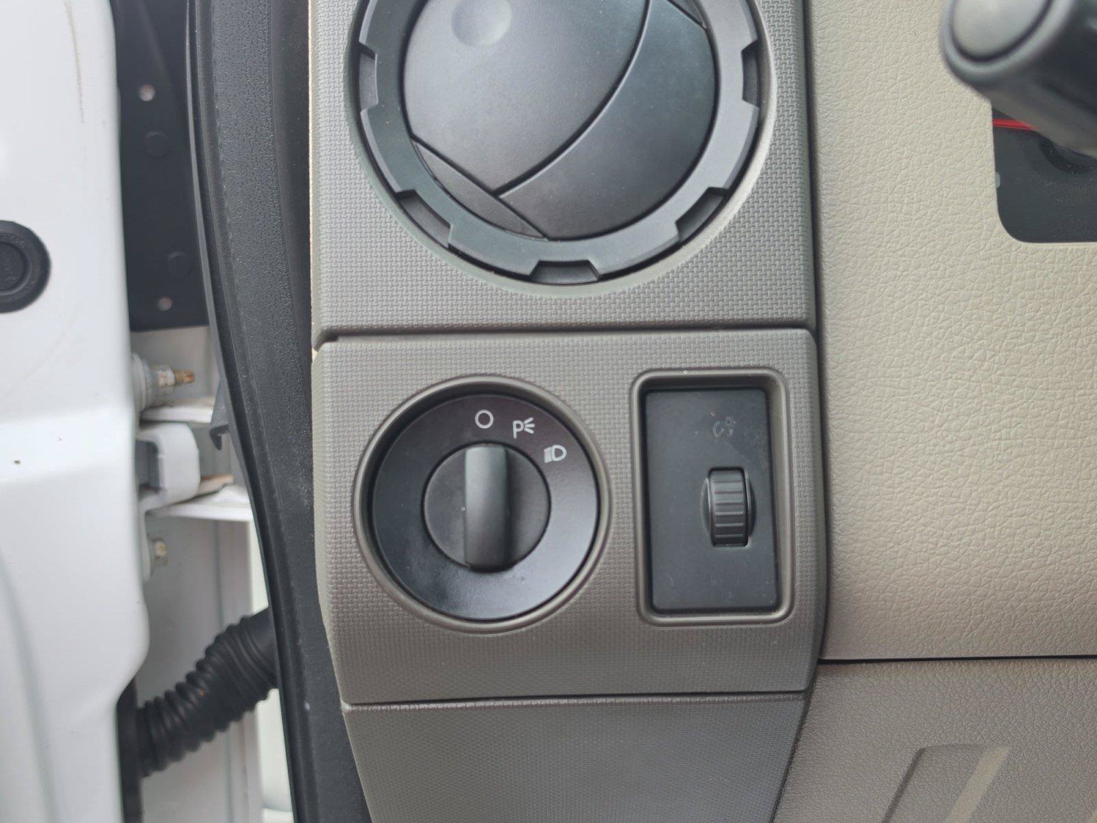 Used 2009 Ford F250 XL RWD image 14