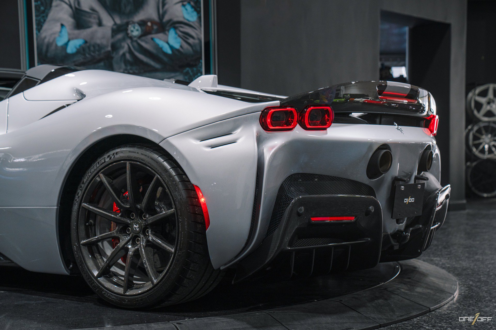 Used 2022 Ferrari SF90 Spider image 18