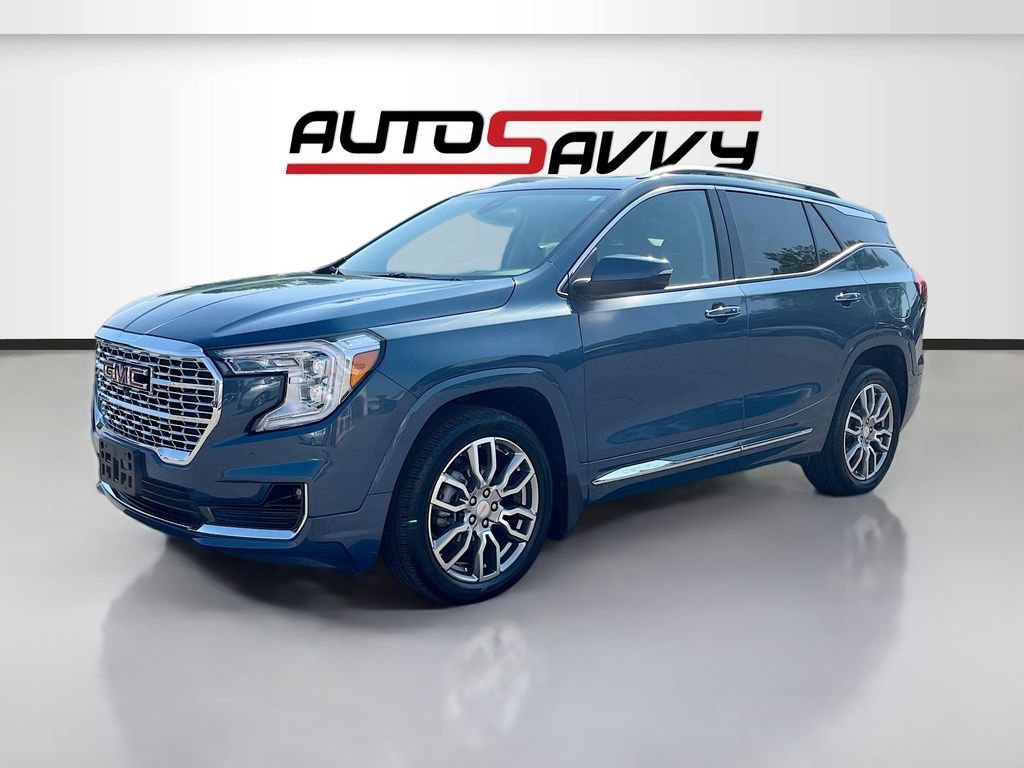 Used 2024 GMC Terrain Denali w/ Denali Premium Package image 3