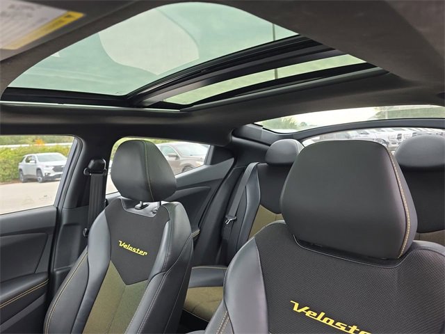 Used 2016 Hyundai Veloster w/ Option Group 02 image 18