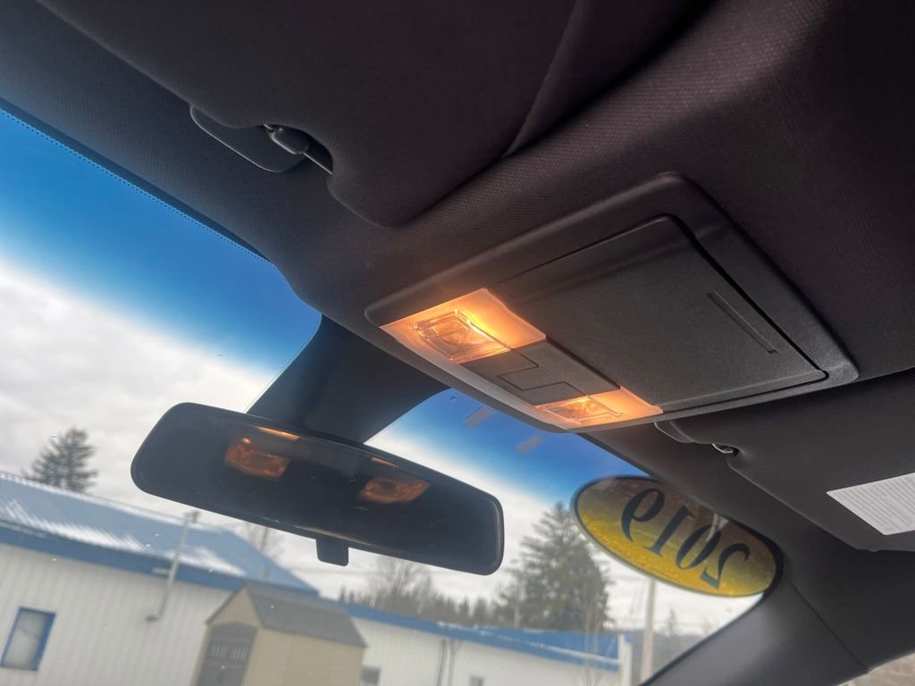 Used 2019 Ford Taurus SEL image 24