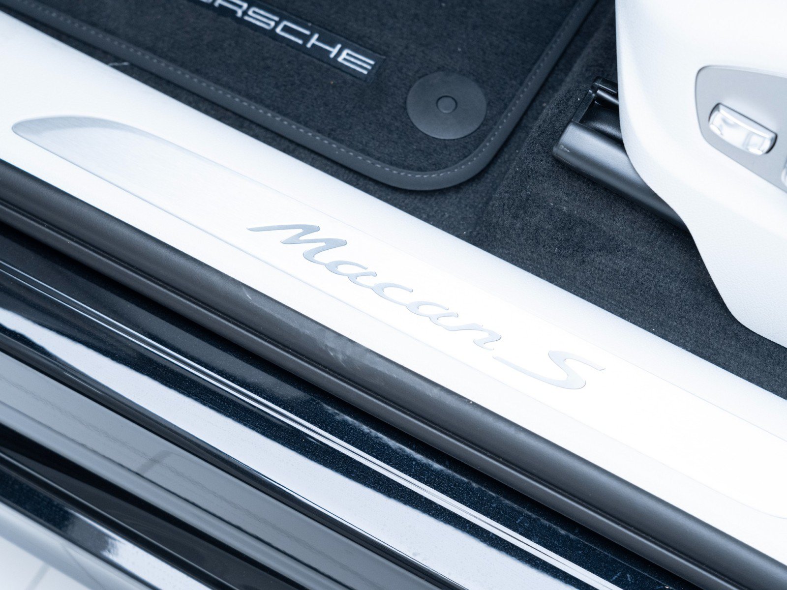 New 2026 Porsche Macan S AWD/4WD image 15