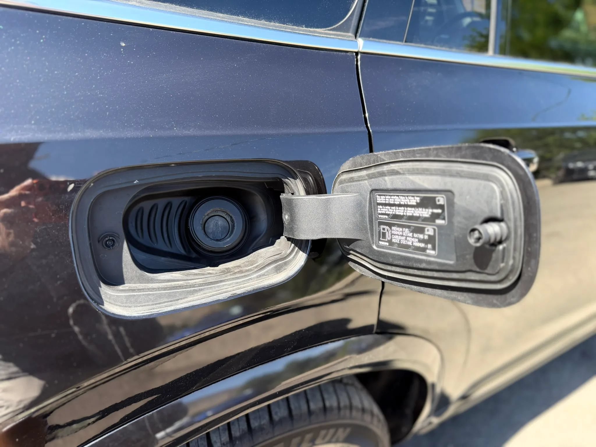 Used 2021 Volvo XC90 T5 Momentum w/ Protection Package Premier AWD/4WD image 14