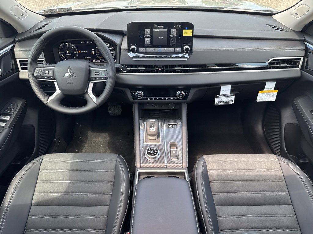 New 2025 Mitsubishi Outlander SE image 23