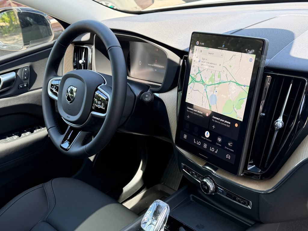 New 2026 Volvo XC60 T8 Plus w/ Protection Package Premier AWD/4WD image 7