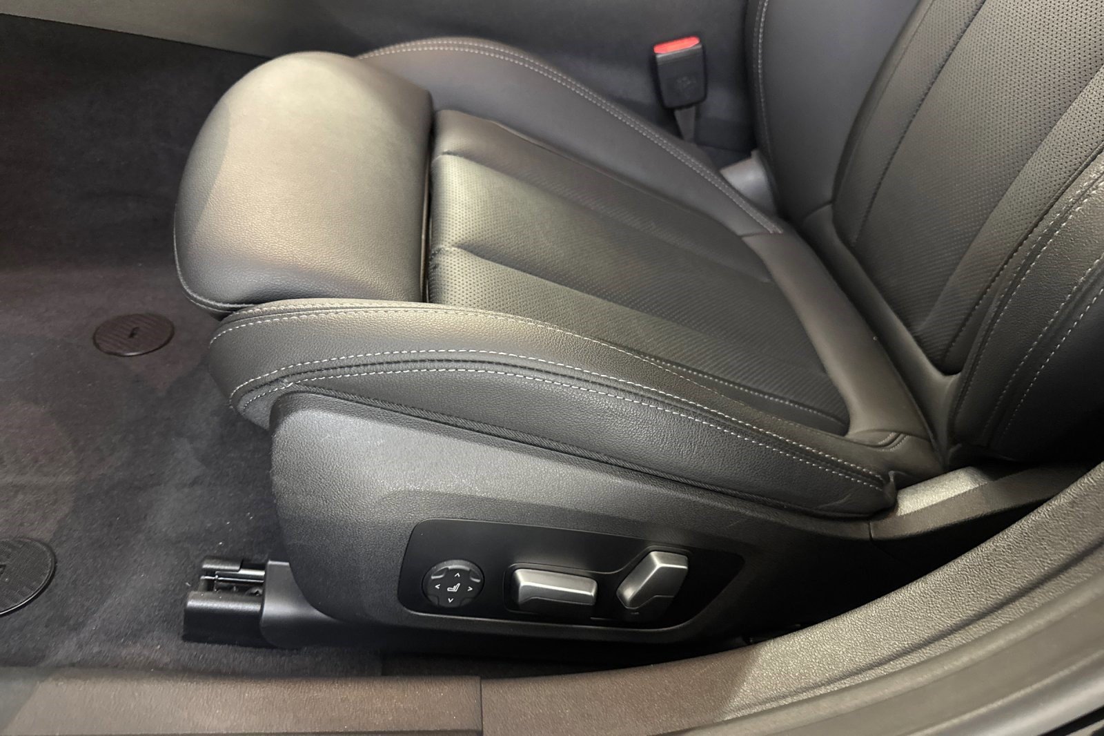 Used 2023 BMW i4 eDrive40 w/ Premium Package RWD image 14