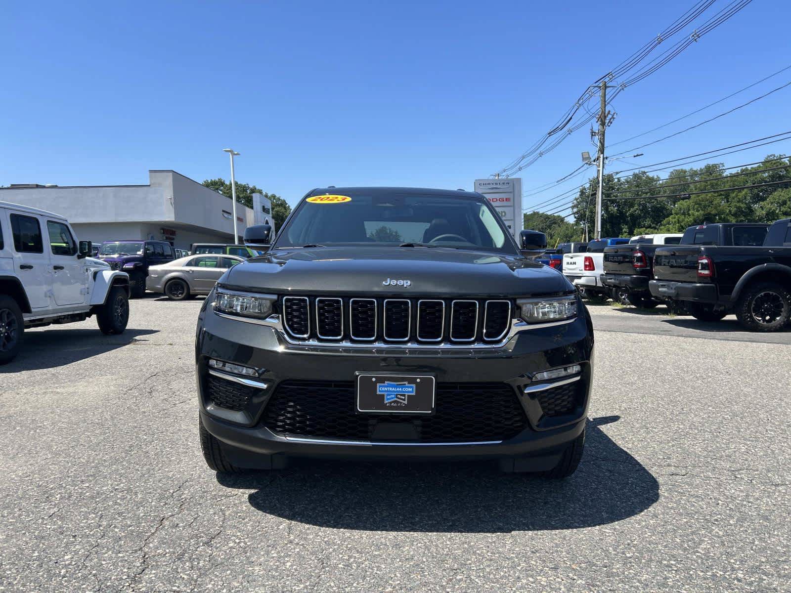 Certified 2024 Jeep Grand Cherokee Limited AWD/4WD image 8