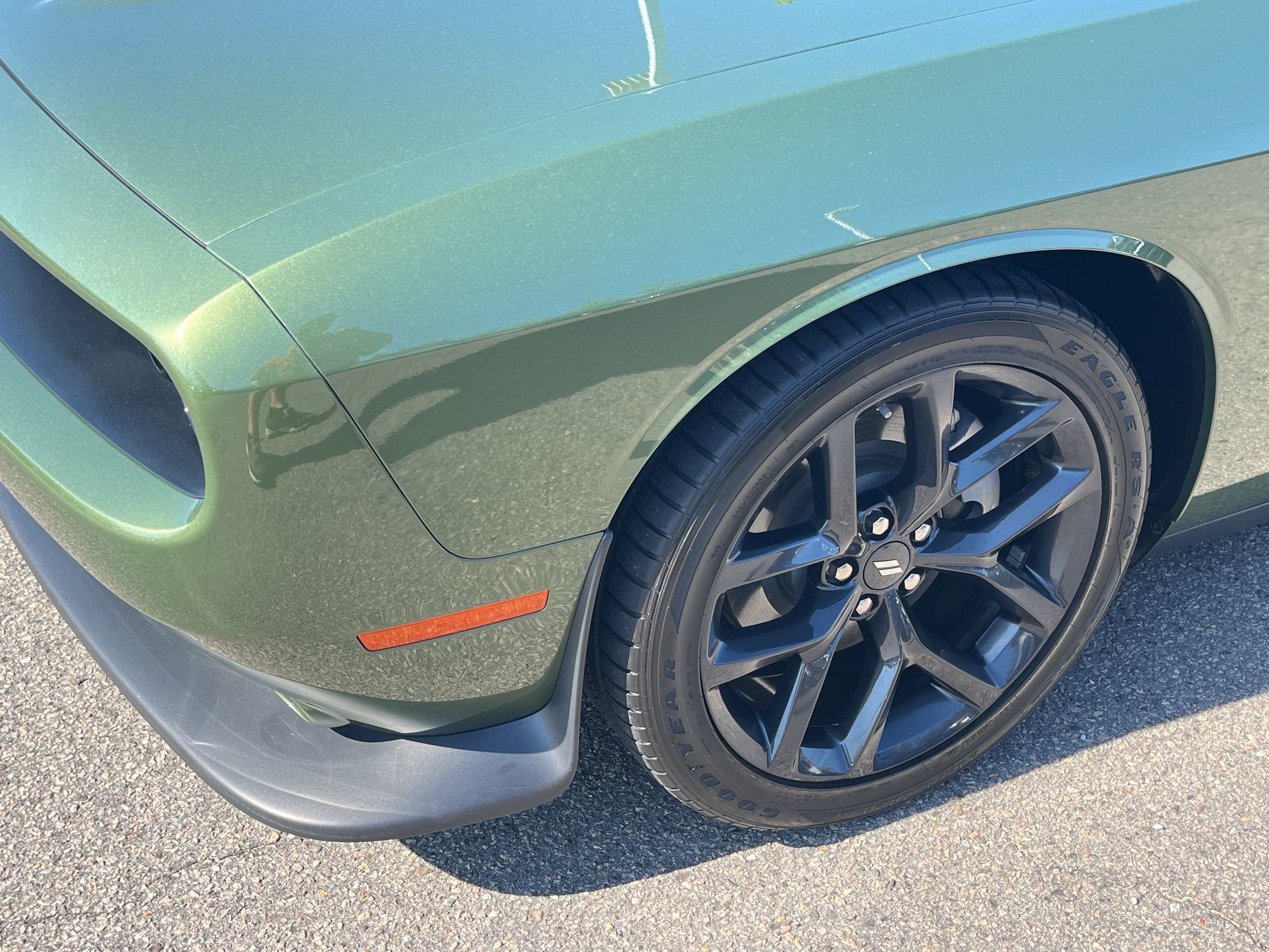 Used 2022 Dodge Challenger R/T w/ Driver Convenience Group RWD image 10