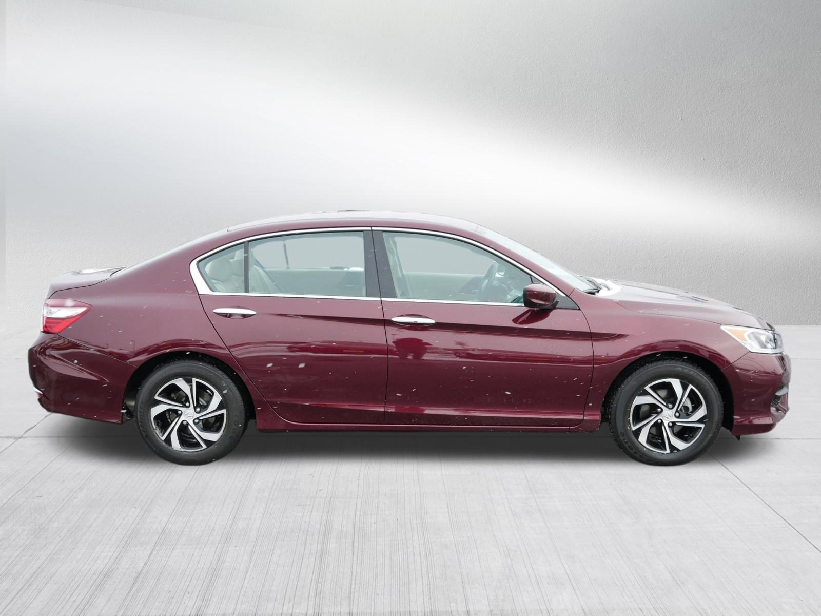 Used 2017 Honda Accord LX image 8