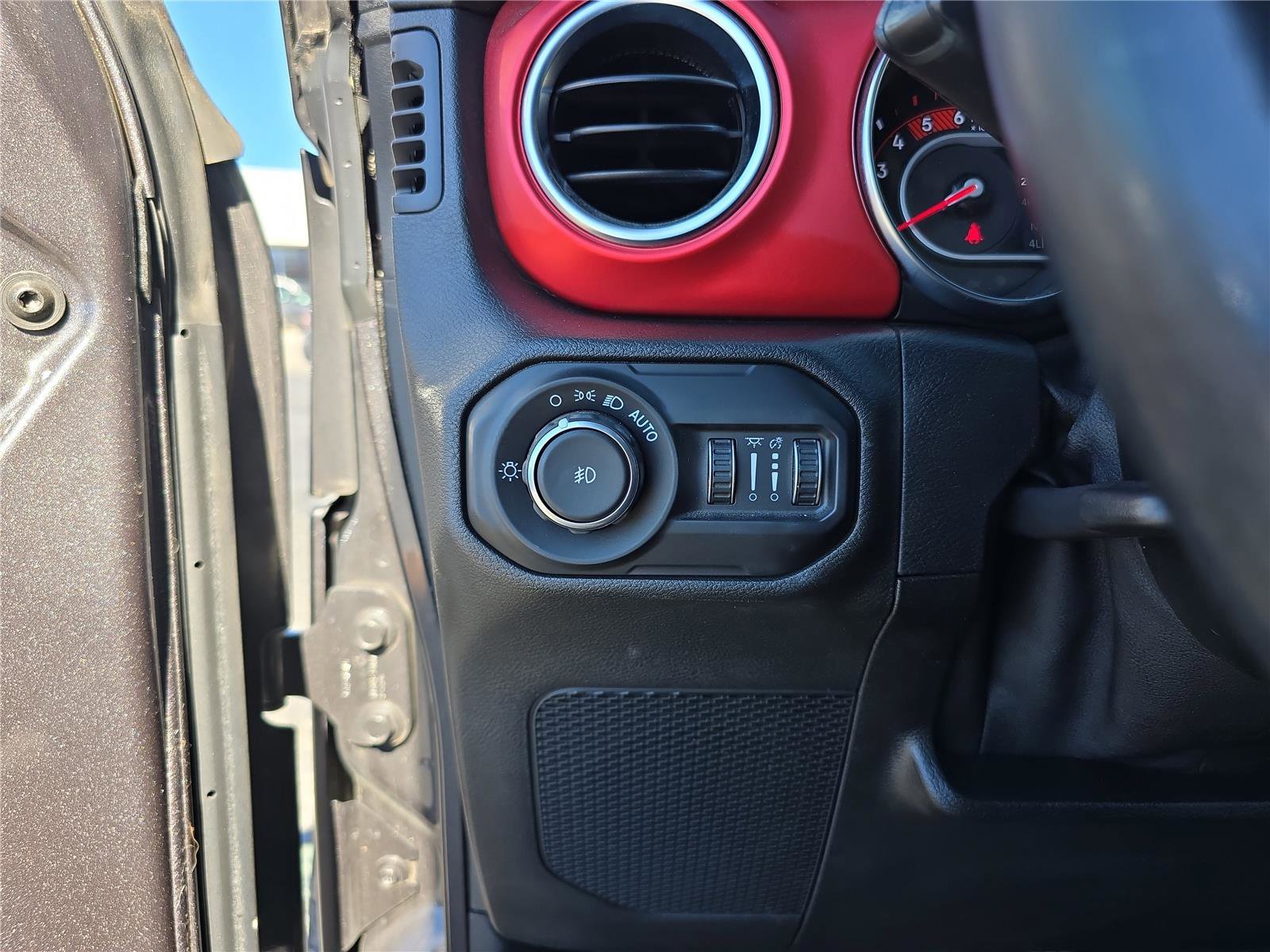 Used 2021 Jeep Wrangler Unlimited Rubicon w/ LED Lighting Group image 34