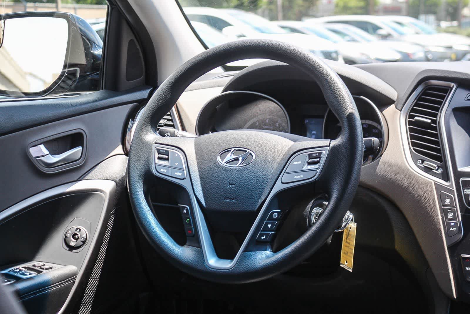 Used 2019 Hyundai Santa Fe XL SE FWD image 19