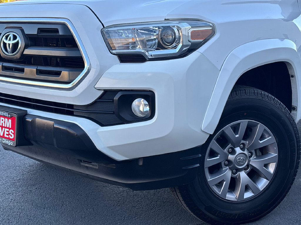 Used 2017 Toyota Tacoma SR5 w/ Tow Package RWD image 3