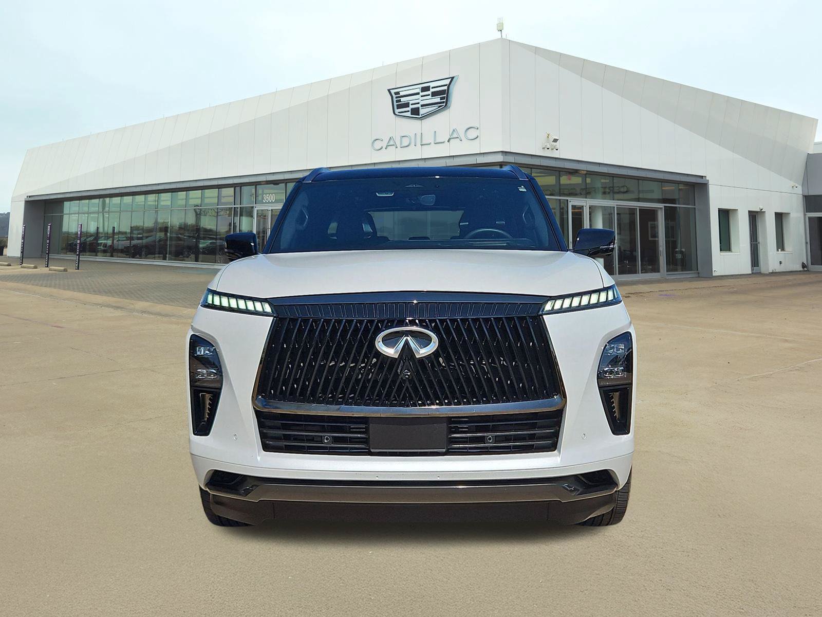 Used 2026 INFINITI QX80 Autograph w/ Premium Cargo Package AWD/4WD image 2