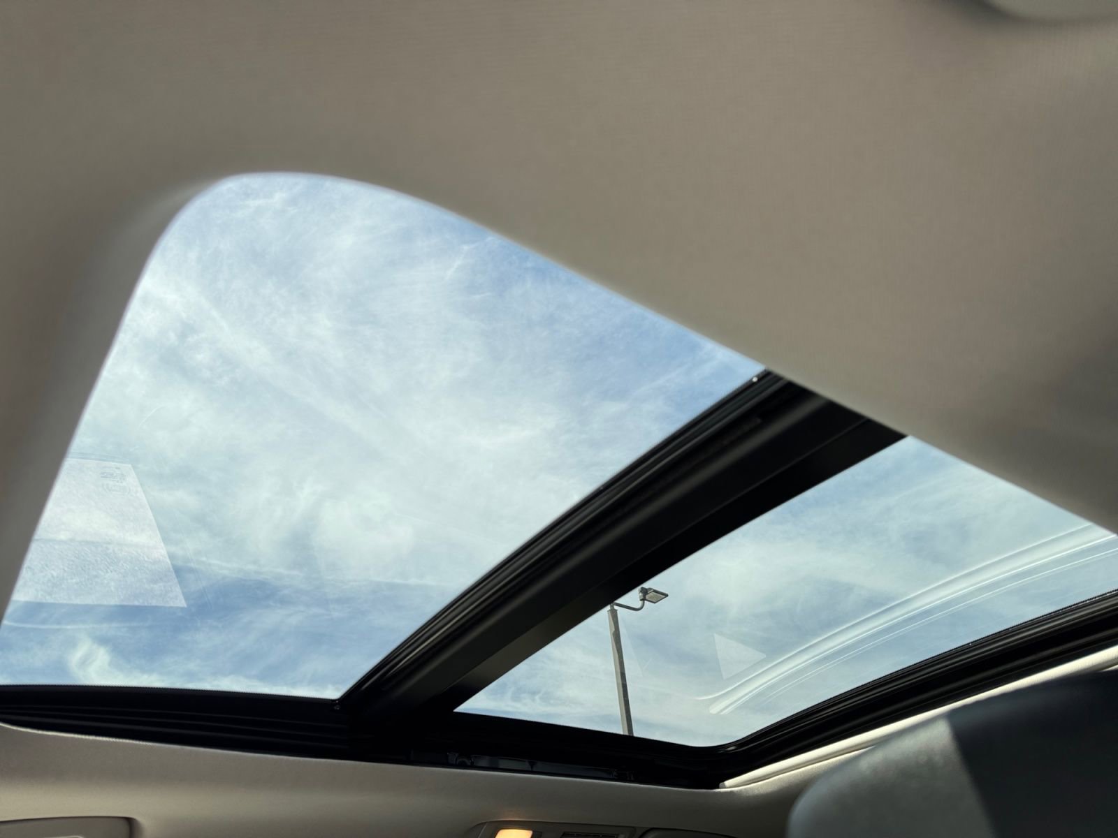 Used 2023 INFINITI QX60 Luxe AWD/4WD image 10