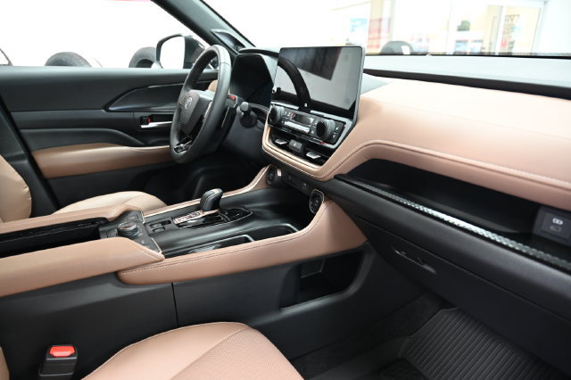 Certified 2026 Toyota Grand Highlander AWD Hybrid image 15