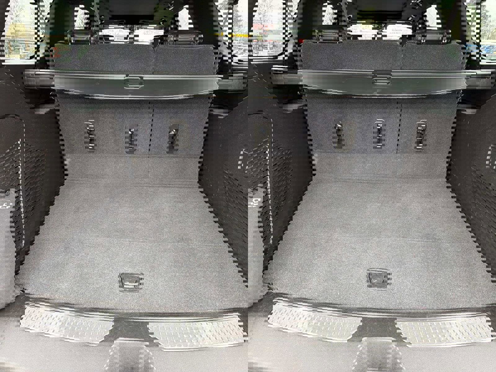 Certified 2021 Chevrolet Suburban RST w/ Luxury Package image 12