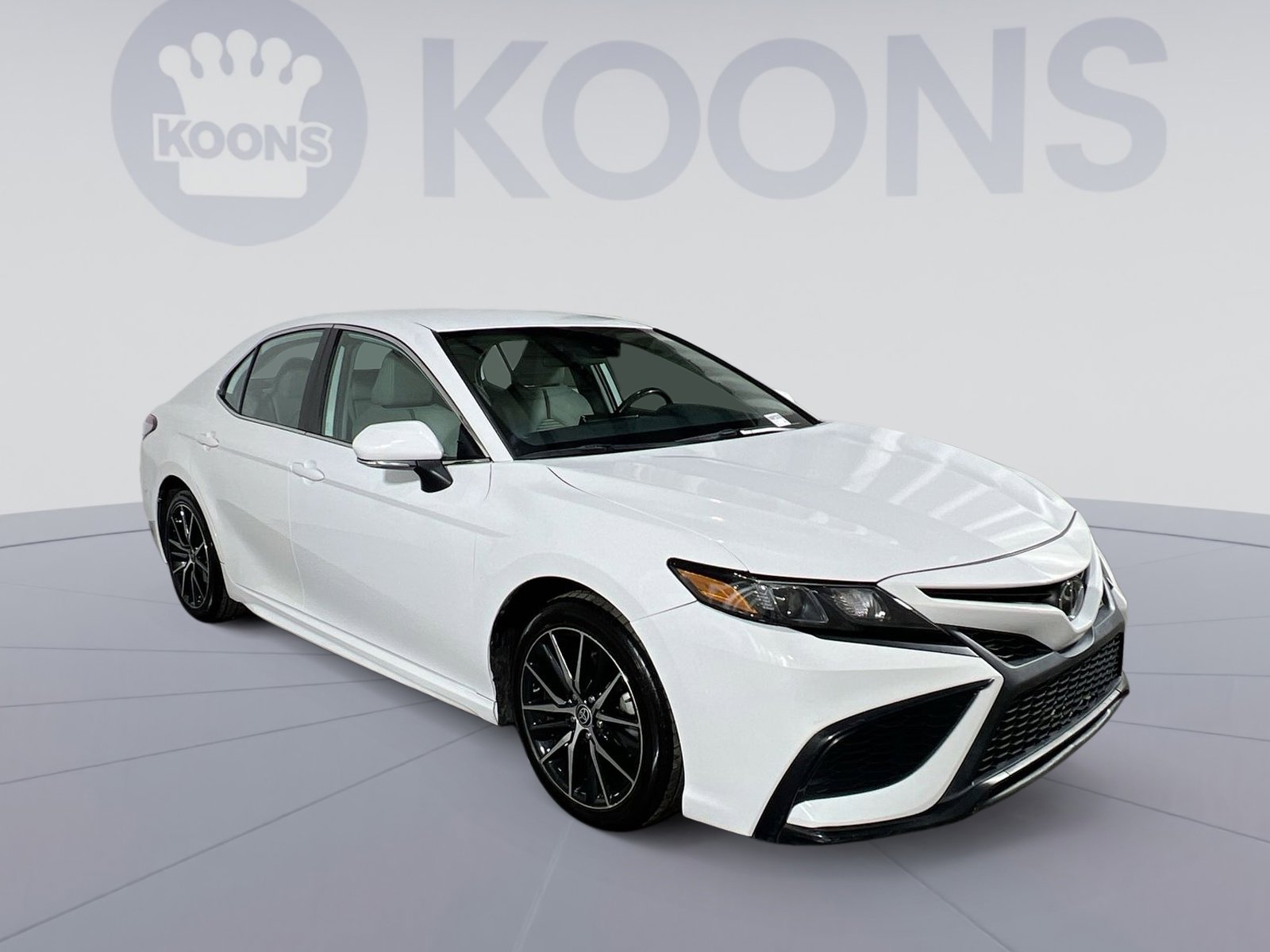 Used 2023 Toyota Camry SE image 10