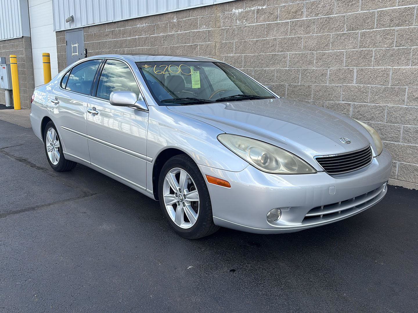 Used 2005 Lexus ES 330 FWD image 2