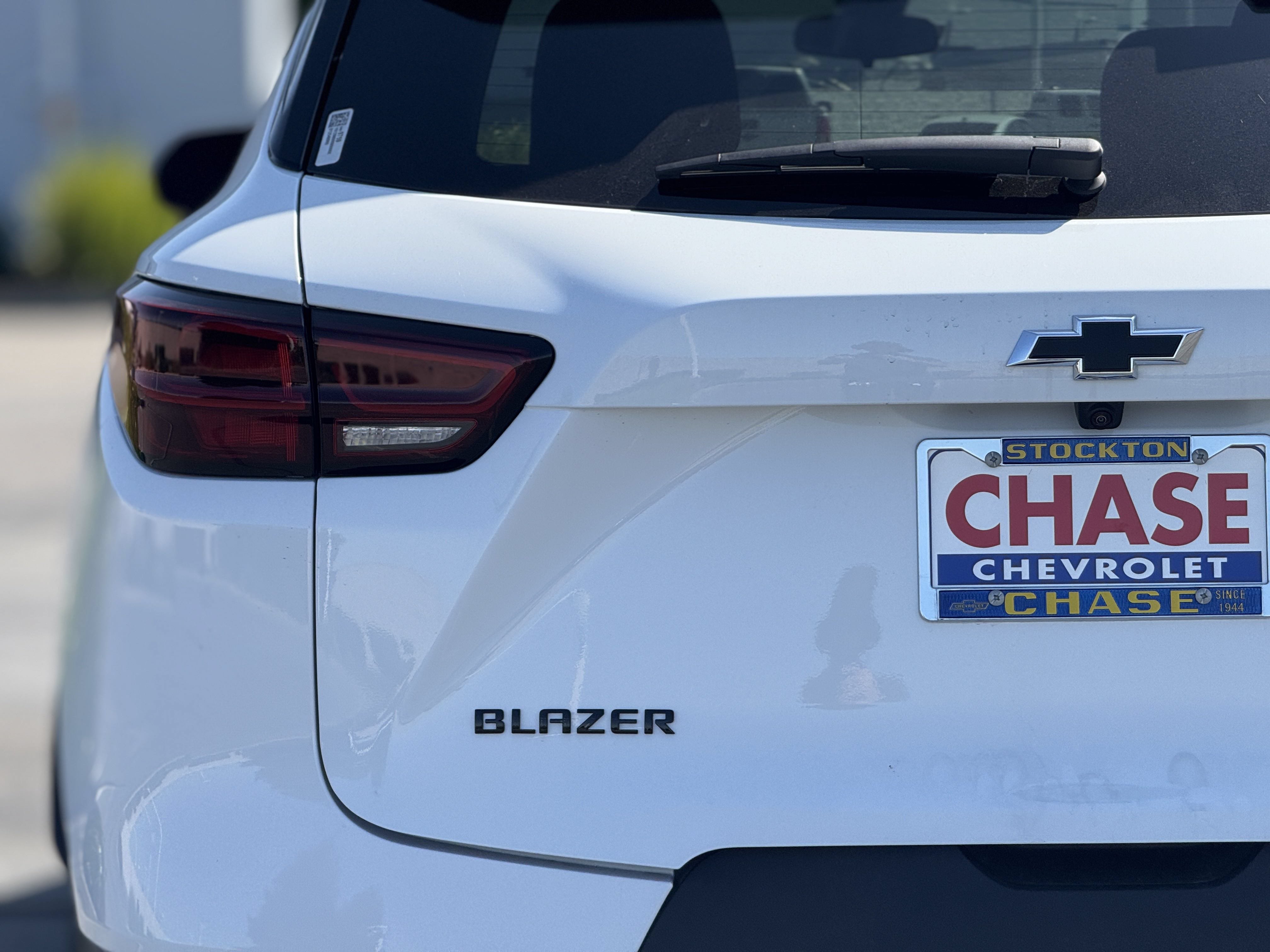 New 2025 Chevrolet Blazer LT w/ Midnight/Sport Edition FWD image 6