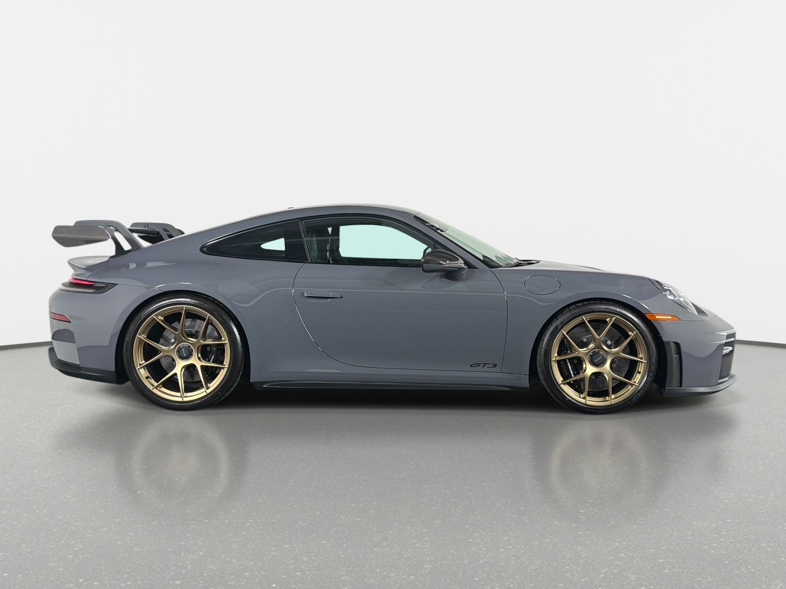 Used 2026 Porsche 911 GT3 w/ Weissach Package RWD image 2