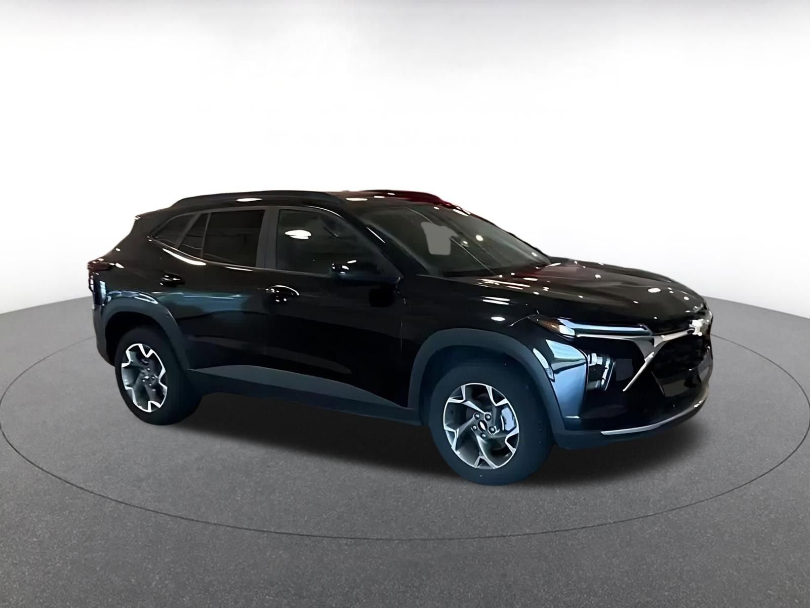 Used 2025 Chevrolet Trax LT FWD video 2