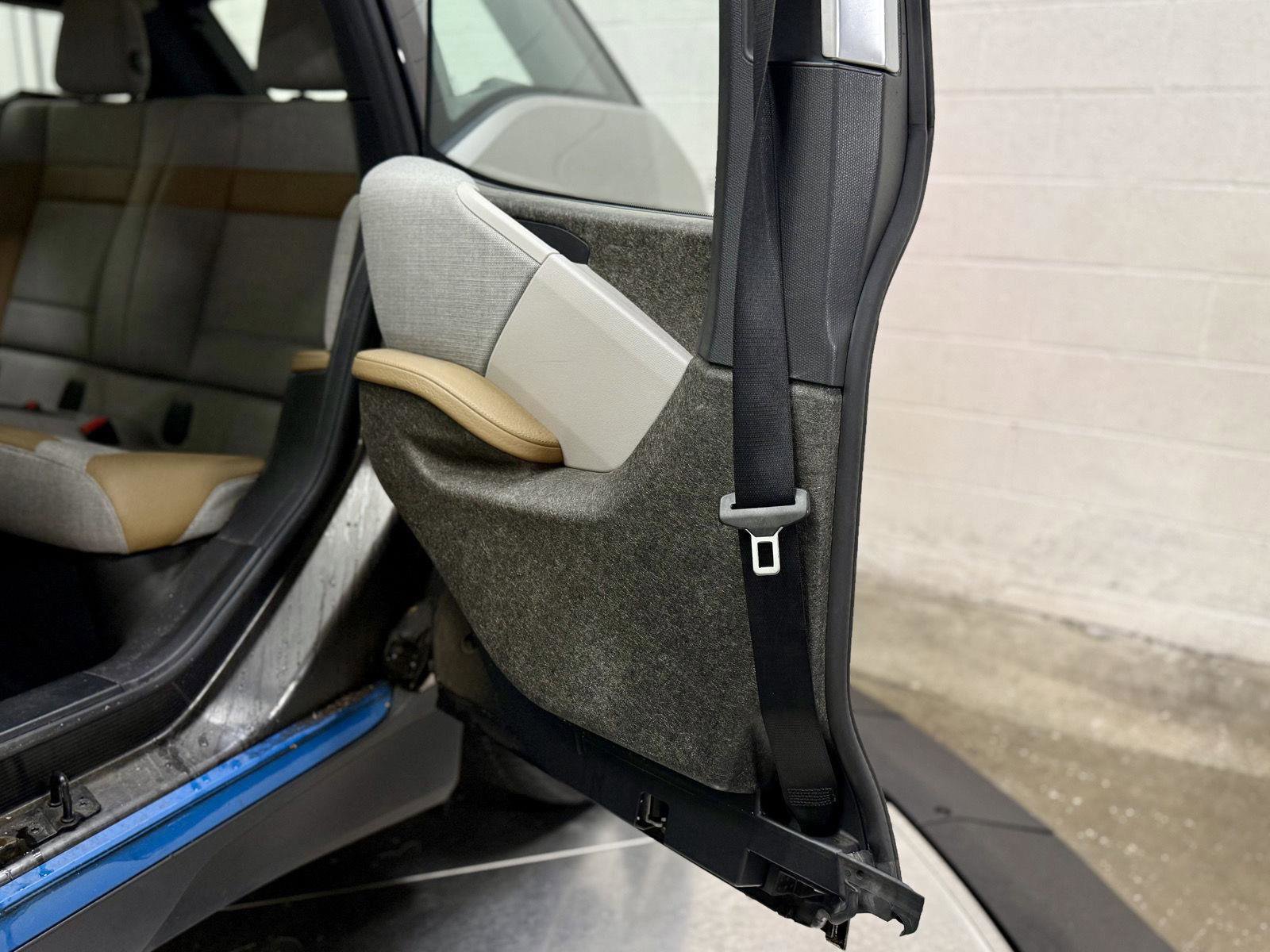 Used 2015 BMW i3 w/ Range Extender image 14