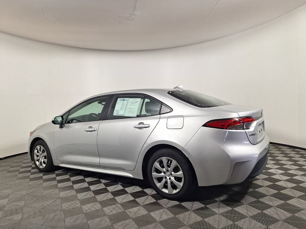 Used 2025 Toyota Corolla LE FWD image 7