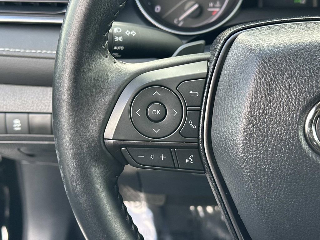 Used 2023 Toyota Camry SE image 19