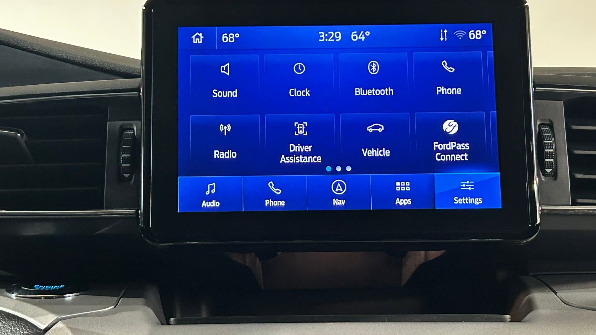 Used 2023 Ford Explorer XLT w/ Equipment Group 202A AWD/4WD image 84