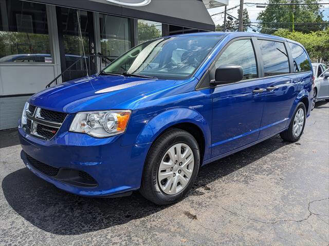 Used 2020 Dodge Grand Caravan SE w/ UConnect Hands-Free Group FWD image 1