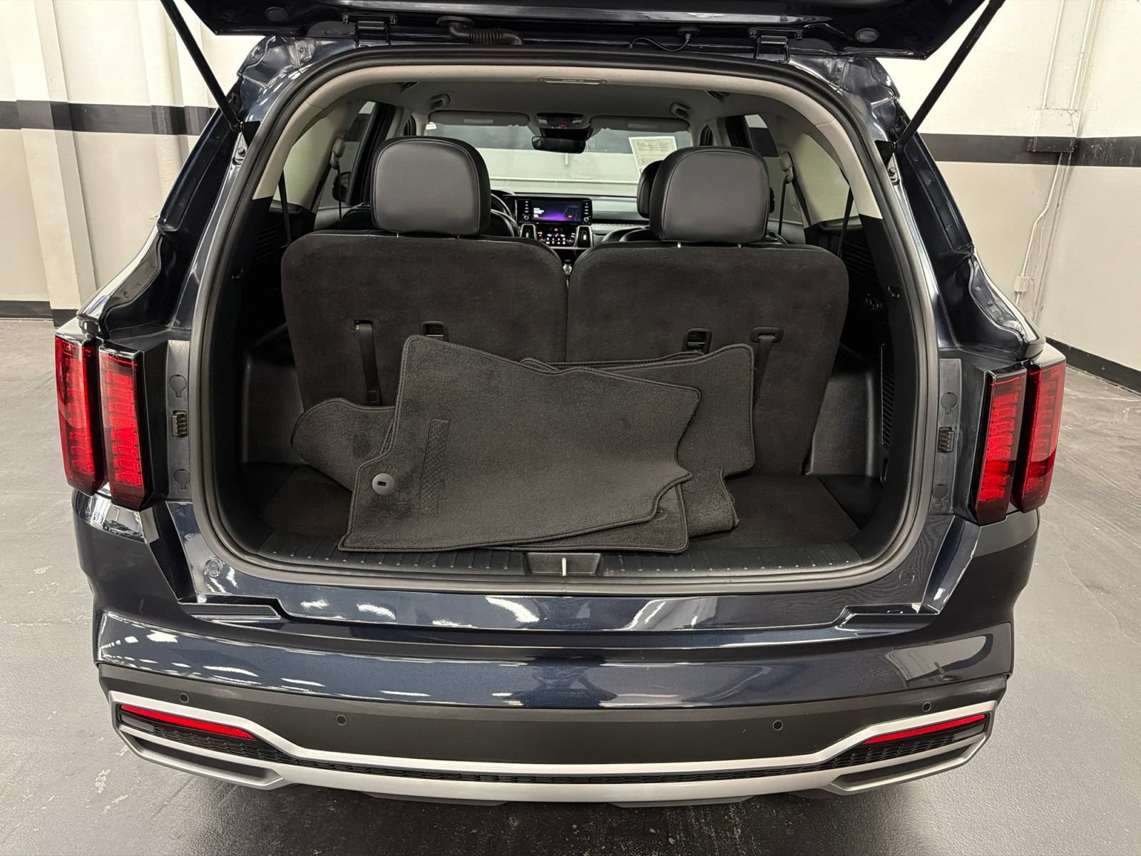 Used 2022 Kia Sorento S FWD image 16