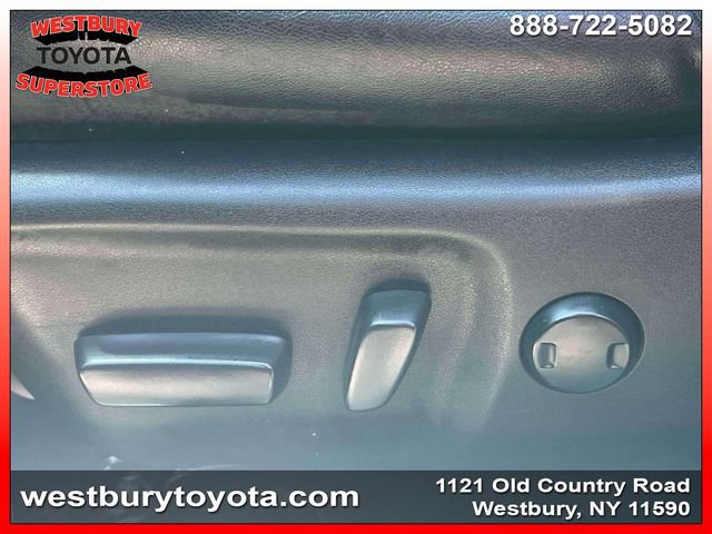 Used 2016 Toyota Camry SE w/ Moonroof Package FWD image 17