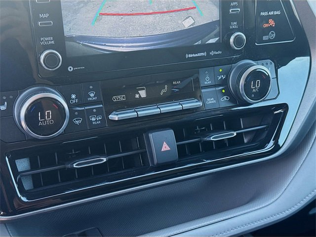 Used 2022 Toyota Highlander XLE image 14
