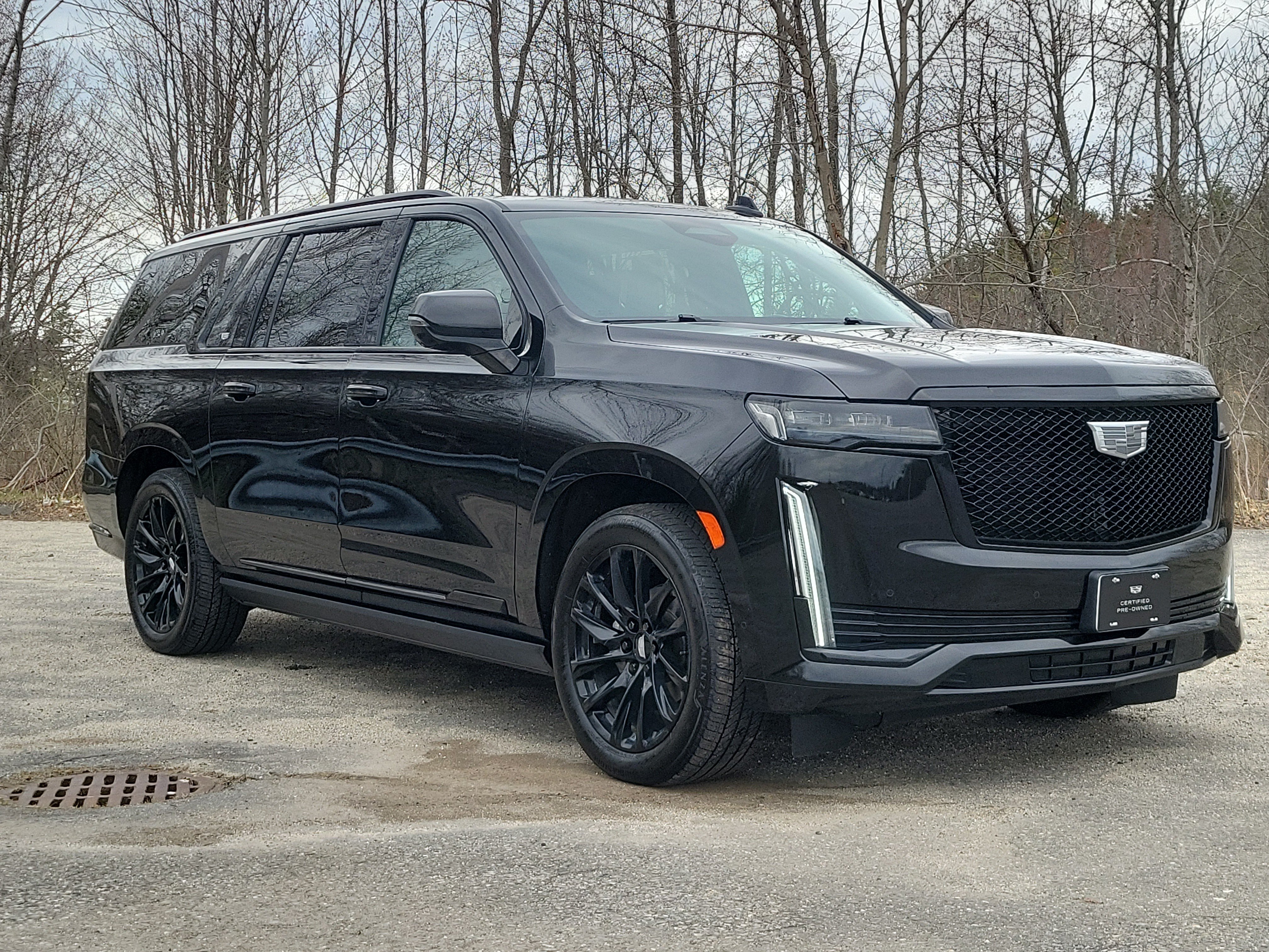 Certified 2024 Cadillac Escalade ESV Sport Platinum w/ LPO, ONYX Package AWD/4WD image 3