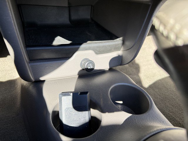 Used 2006 Chrysler Sebring Limited image 25