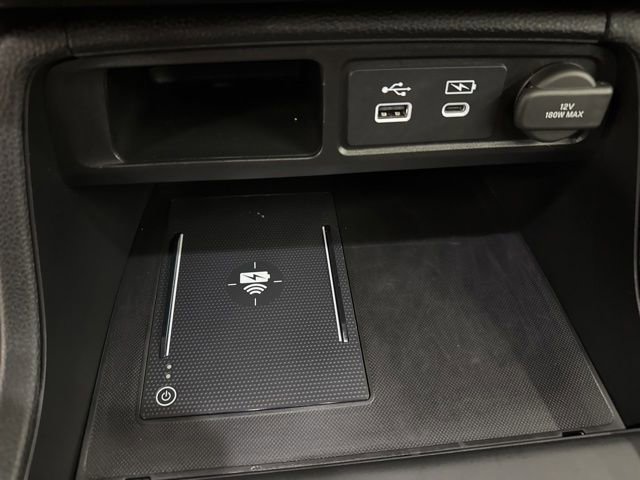 Used 2025 Honda Pilot Black Edition image 17
