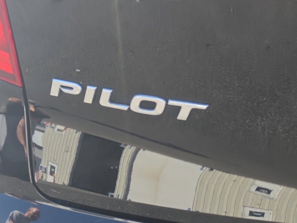 Used 2017 Honda Pilot EX image 7