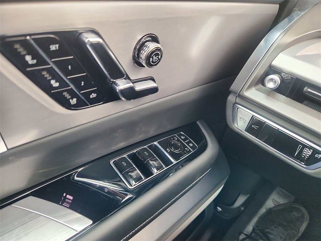 New 2026 Cadillac Vistiq Luxury image 15